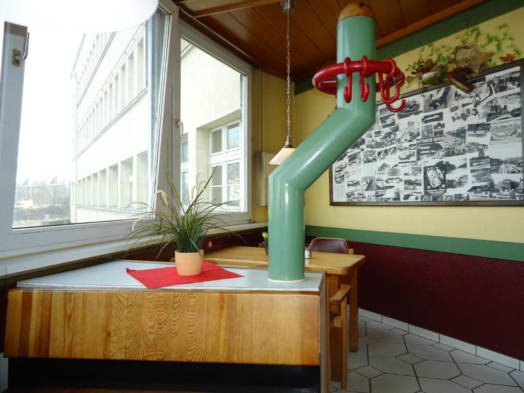 Hotel Und Rasthof Avus Berlin Exterior foto