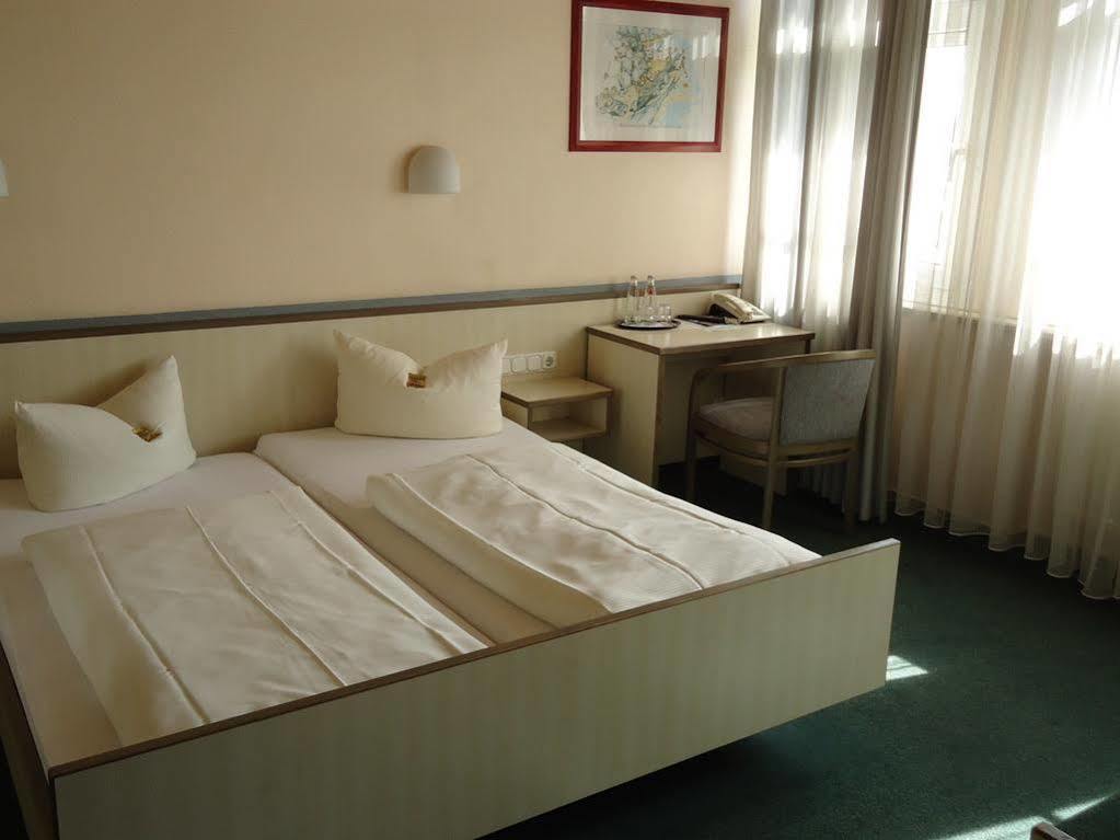 Hotel Und Rasthof Avus Berlin Exterior foto